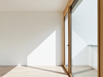 Hochwertige Balkontür aus Holz